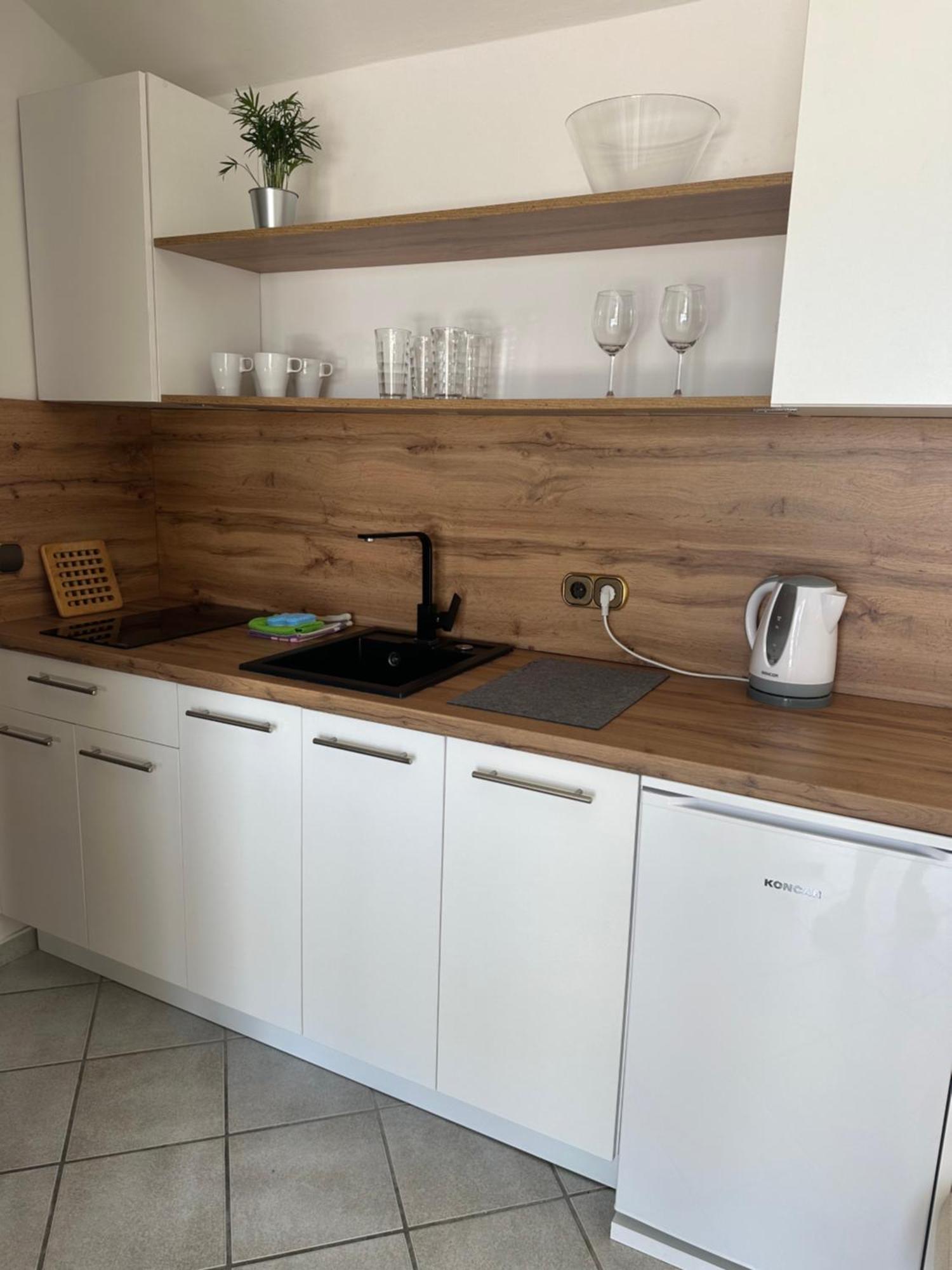 Apartments Jareb Трибунь Екстер'єр фото
